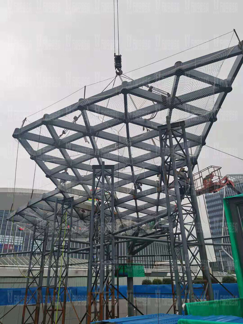 滬通鐵路張家港站地方配套工程站前西側(cè)旅客集散區(qū)蝴蝶造型天幕工程進入鋼結(jié)構(gòu)吊裝階段 滬通鐵路張家港站地方配套工程站前西側(cè)旅客集散區(qū)蝴蝶造型天幕工程進入鋼結(jié)構(gòu)吊裝階段