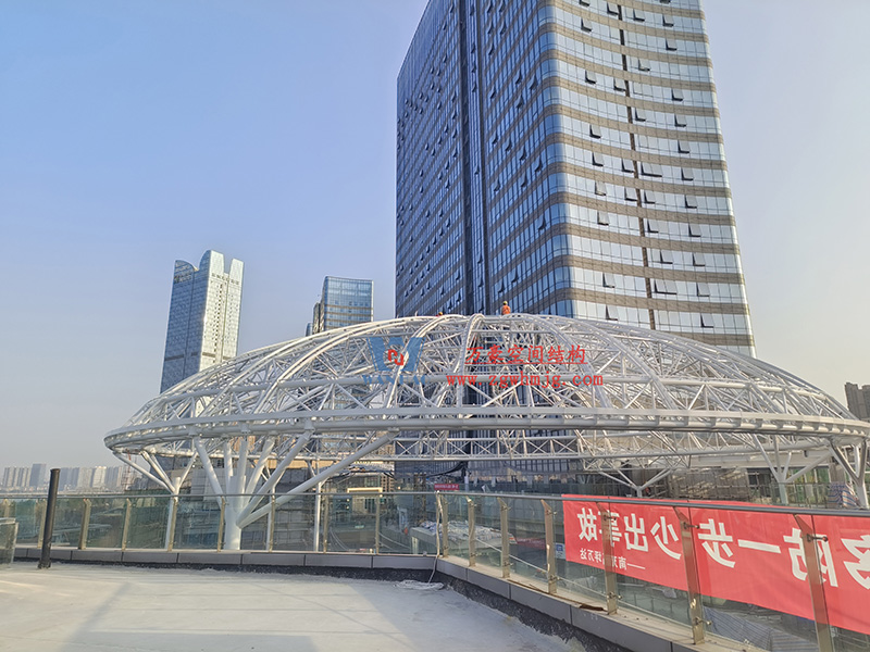 明宇廣場6號地塊商業(yè)（萬達廣場）改造項目鋼膜結(jié)構(gòu)ETFE蓋頂天幕工程