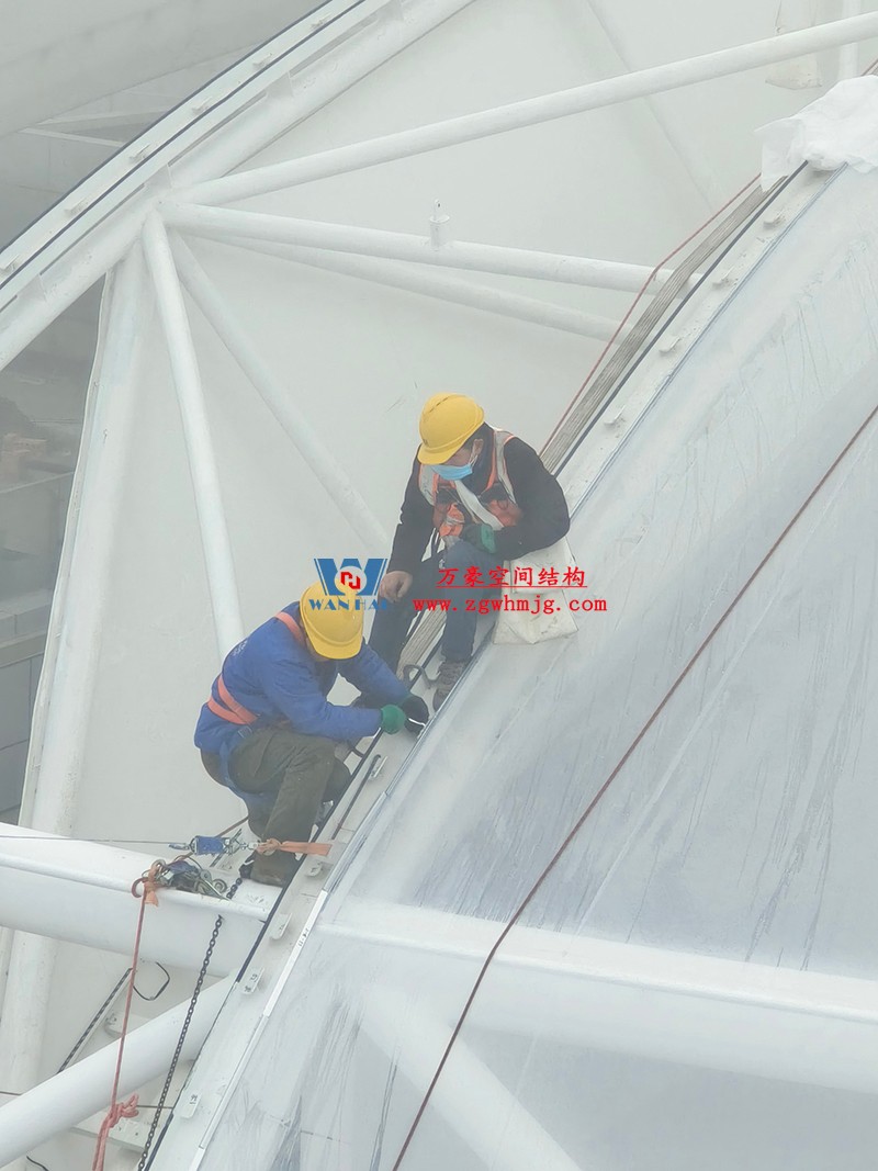 明宇廣場6號地塊商業(yè)（萬達廣場）改造項目鋼膜結(jié)構(gòu)ETFE蓋頂天幕工程