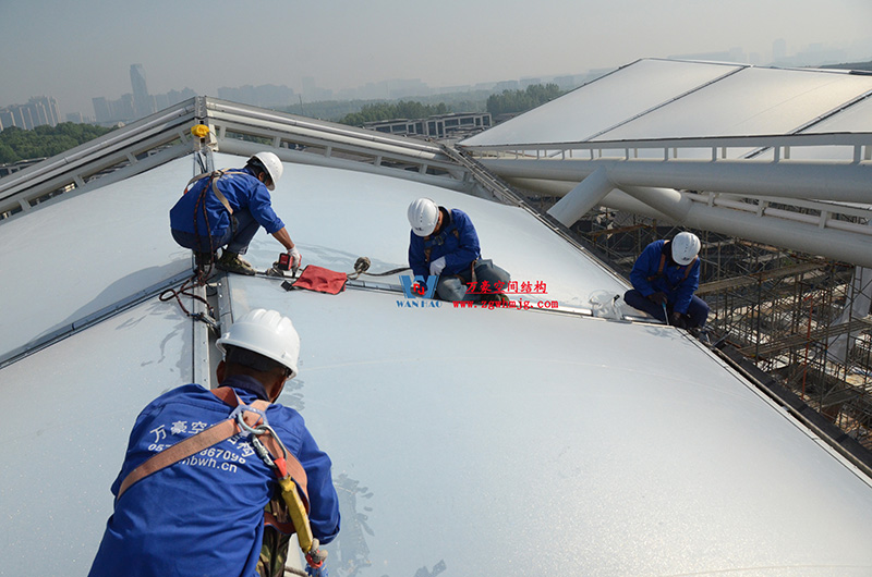 合肥文一塘溪津門天幕鋼結構及ETFE氣枕膜工程完工
