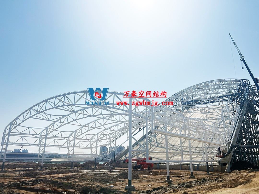 比亞迪紹興嵊州賽車(chē)場(chǎng)干拔沙坡觀(guān)景平臺(tái)鋼膜結(jié)構(gòu)