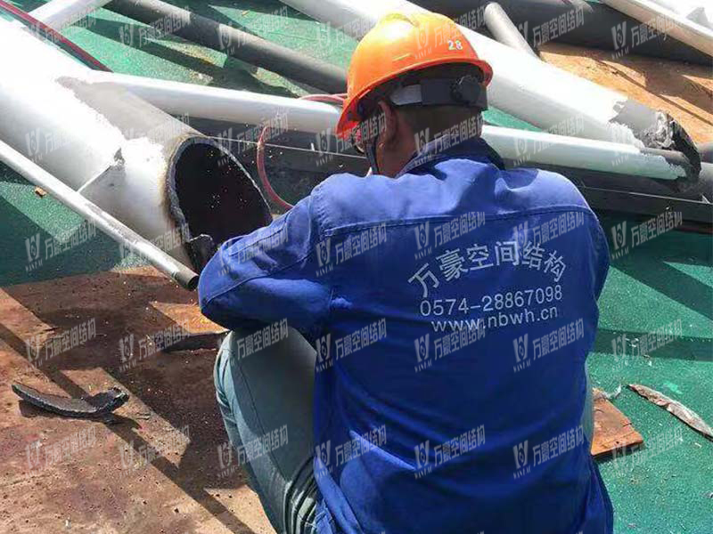 寧波（鄞州）網球中心遮陽棚膜結構工程二期項目施工中